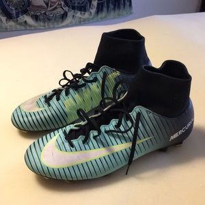Nike Women’s mercurial victory soccer cleat